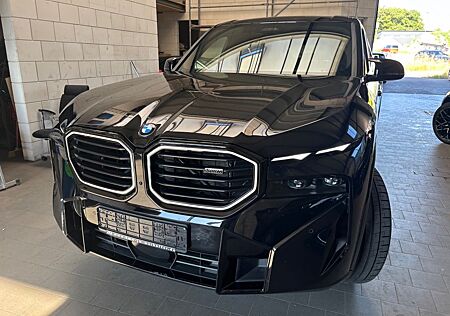 BMW XM Iconic Glow, 23"M AHK B&W Travel&Comfort