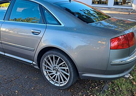 Audi A8 3.7 tiptronic quattro -