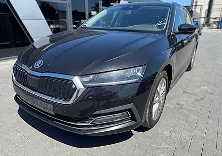 Skoda Octavia First Edition 2.0 TDI /AHK/PDC/SHZ/TEMPO