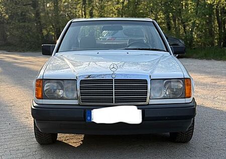 Mercedes-Benz E 230 W124