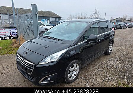 Peugeot 5008 Allure*HUD*AHK*PANO*