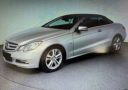 Mercedes-Benz E 200 CGI Cabriolet BlueEfficiency**Avantgarde**
