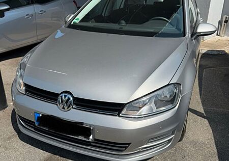 VW Golf Volkswagen 1.2 TSI 63 kW Trendline Trendline