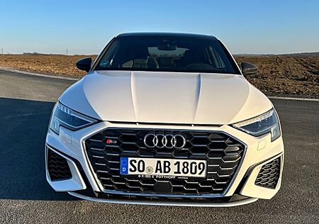 Audi S3 TFSI S tronic quattro Sportback -