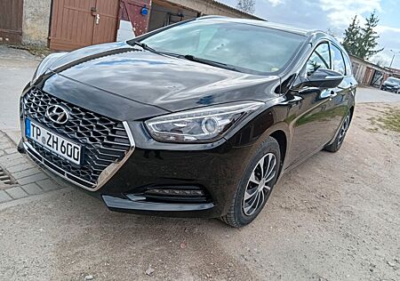 Hyundai i40 blue 1.6 GDI Space Space