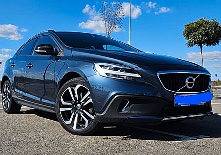 Volvo V40 CC V40 Cross Country D2 Momentum 42k mileage