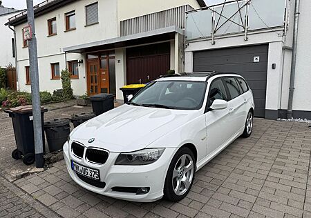 BMW 318ia Touring - Pano, Xenon, Navi, AHK