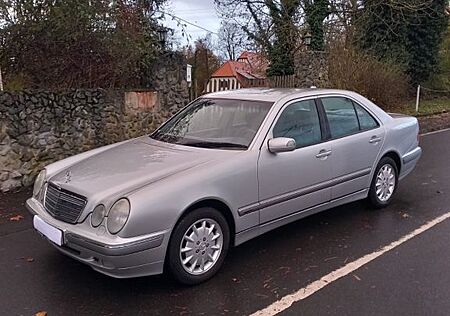 Mercedes-Benz E 240 Elegance