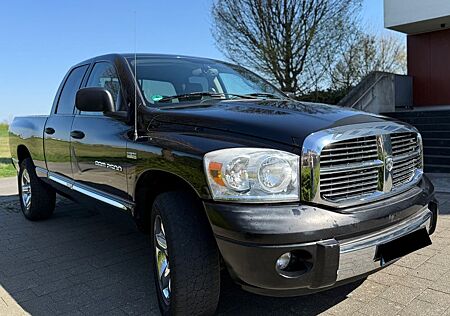 Dodge RAM 1500 5.7 V8 Hemi Laramie 4x4 QuadCab