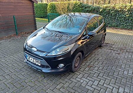 Ford Fiesta 1.4 *Titanium* | TÜV | 8fach bereif