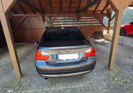 BMW 318i -
