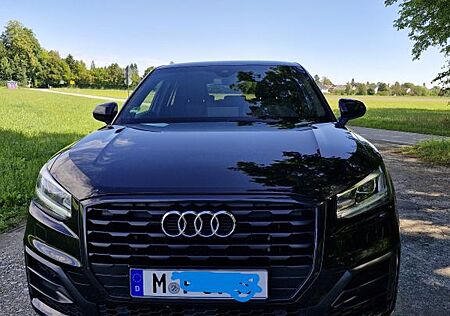 Audi Q2 35 TFSI S-line Black Edition Sportpaket plus