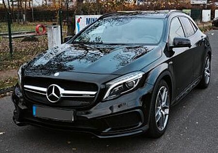 Mercedes-Benz GLA 45 AMG 4MATIC DCT AMG PANO
