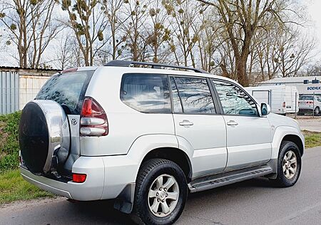 Toyota Land Cruiser 3.0 D-4D Automatik / Leder / 4x4