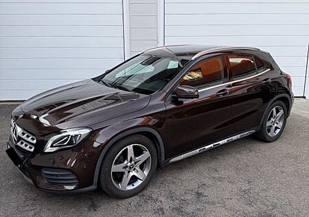 Mercedes-Benz GLA 180 AMG Paket Automatik