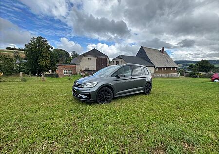 VW Touran Volkswagen 1.5 TSI R-Line, IQ.DRIVE,7-sitzer,Alu 18