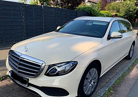 Mercedes-Benz E 220 d T Autom. - Taxi