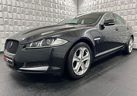 Jaguar XF Limousine 2.2D/ACC/Leder/Bluet./Navi/Einpark.