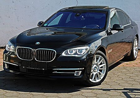 BMW 750d xDrive Unfaller Night Vison Mega Ausst. Eu6