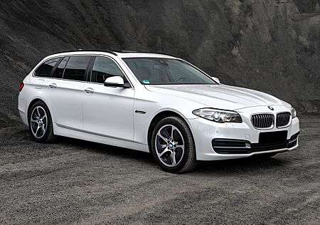 BMW 525d xDrive Touring, Head-up, Pano, Hifi, Kamera