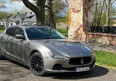 Maserati Ghibli 3.0 V6 350HP Automatik RWD -