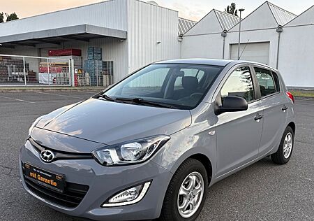 Hyundai i20 Style/1.HAND/SCHECKHEFT/20TKM/AUTOMATIK
