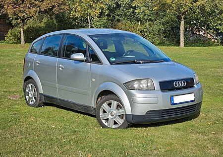 Audi A2 (1,4L) mit TÜV und Extras