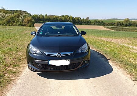 Opel Astra GTC 1.4 Turbo 103kW -