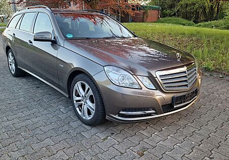 Mercedes-Benz E 220 CDI T BlueEFFICIENCY
