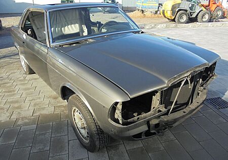 Mercedes-Benz CE 230