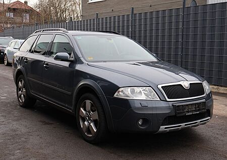 Skoda Octavia Combi Scout 4X4 Tüv 05.26 1.Ha Klimaaut.