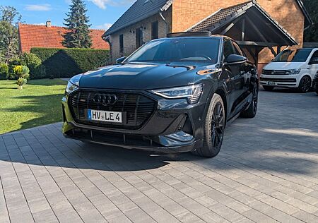 Audi e-tron E Tron 55 s black Line Schalensitz Panorama