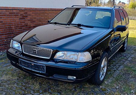 Volvo V70 2.5 T AWD AWD