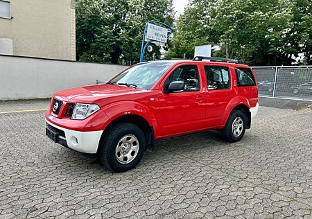 Nissan Pathfinder 2.5 dCi 4x4 Comfort Feuerwehr KDOW