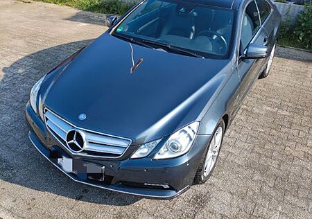 Mercedes-Benz E 200 Coupé CGI BlueEFFICIENCY AVANTG. AVANT...