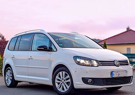 VW Touran Volkswagen 1.6 TDI DSG *STYLE*NAVI*XENON*KAMERA*SHZ*