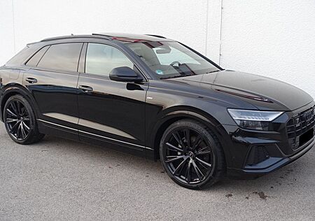 Audi Q8 50 TDI 3x S line Raute 23"AHK Allradlenkung