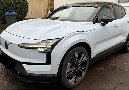 Volvo EX30 Ultra Plus AWD Performance Leder*AHK*