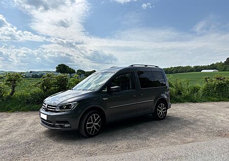 VW Caddy Volkswagen 2,0TDI 110kW BMT DSG Highline 5-Sitzer...