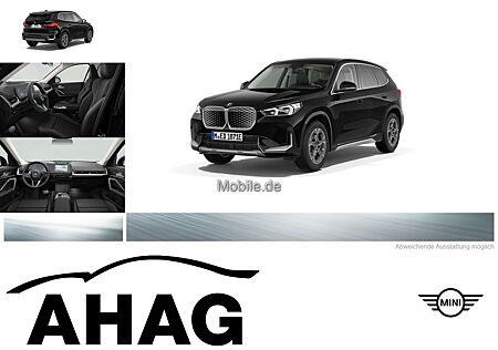 BMW iX1 xDrive30 Head-Up Adaptives Fahrwerk