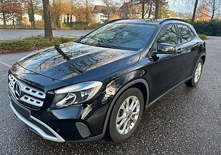 Mercedes-Benz GLA 180 BusinessP/SportSitz/Navi/PTS/Kam/Keyless