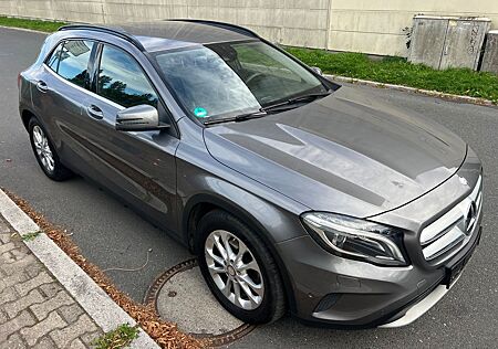 Mercedes-Benz GLA 200 d Style *2.Hand*