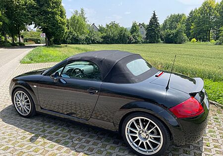 Audi TT Roadster 1.8T quattro 165 kW -