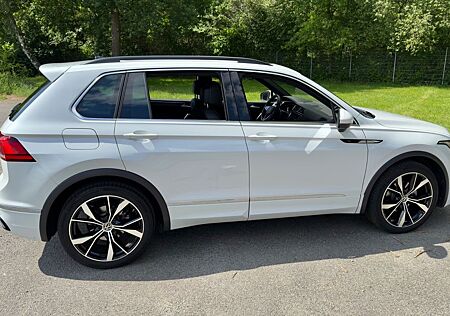 VW Tiguan Volkswagen 1.5 TSI OPF DSG R-Line KAM AHK PANO