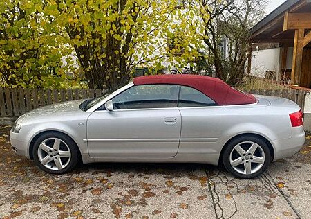 Audi Cabriolet A4 Cabrio 2,4V6, 170PS TÜV 6.2026 EZ 2.2003