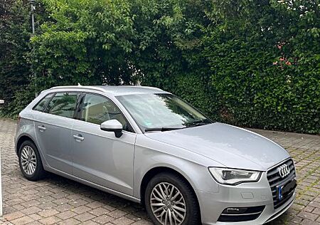 Audi A3 1.6 TDI ultra Attraction Sportback Attraction