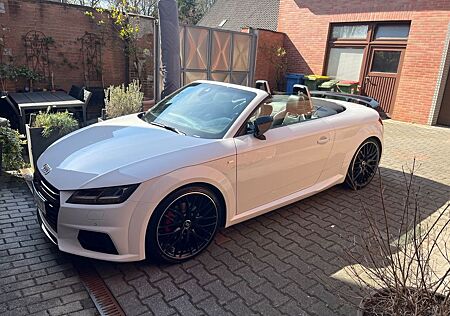 Audi TT Roadster 2.0 TFSI S tronic quattro -
