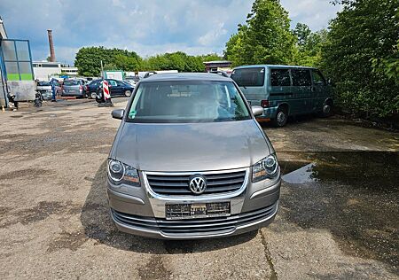 VW Touran Volkswagen Trendline mit neuem tüv