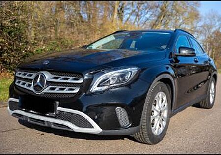 Mercedes-Benz CLA 200 d 4MATIC DCT, Scheckheftgepflegt