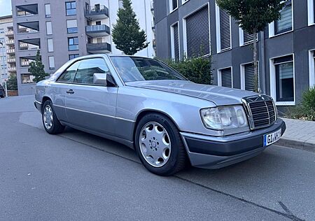 Mercedes-Benz E 220 CE